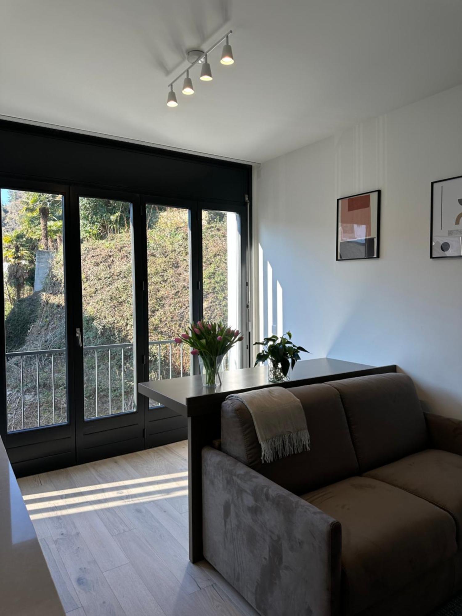 Live - Via A Riva Appartement